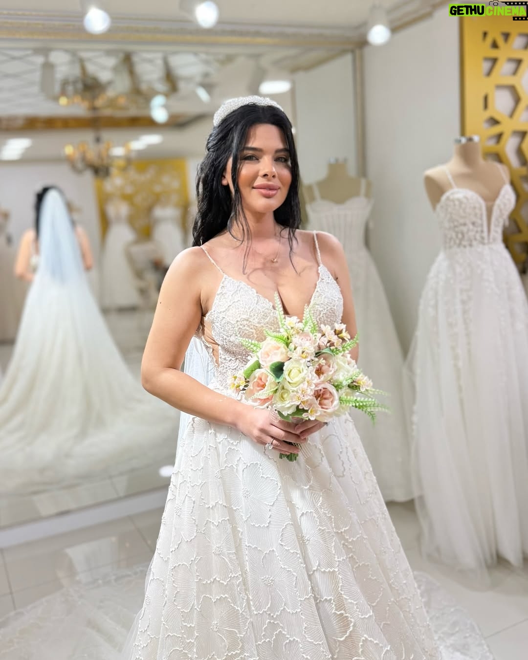Damla Ersubaşı - 13.5K Likes - 1-2-3🌸