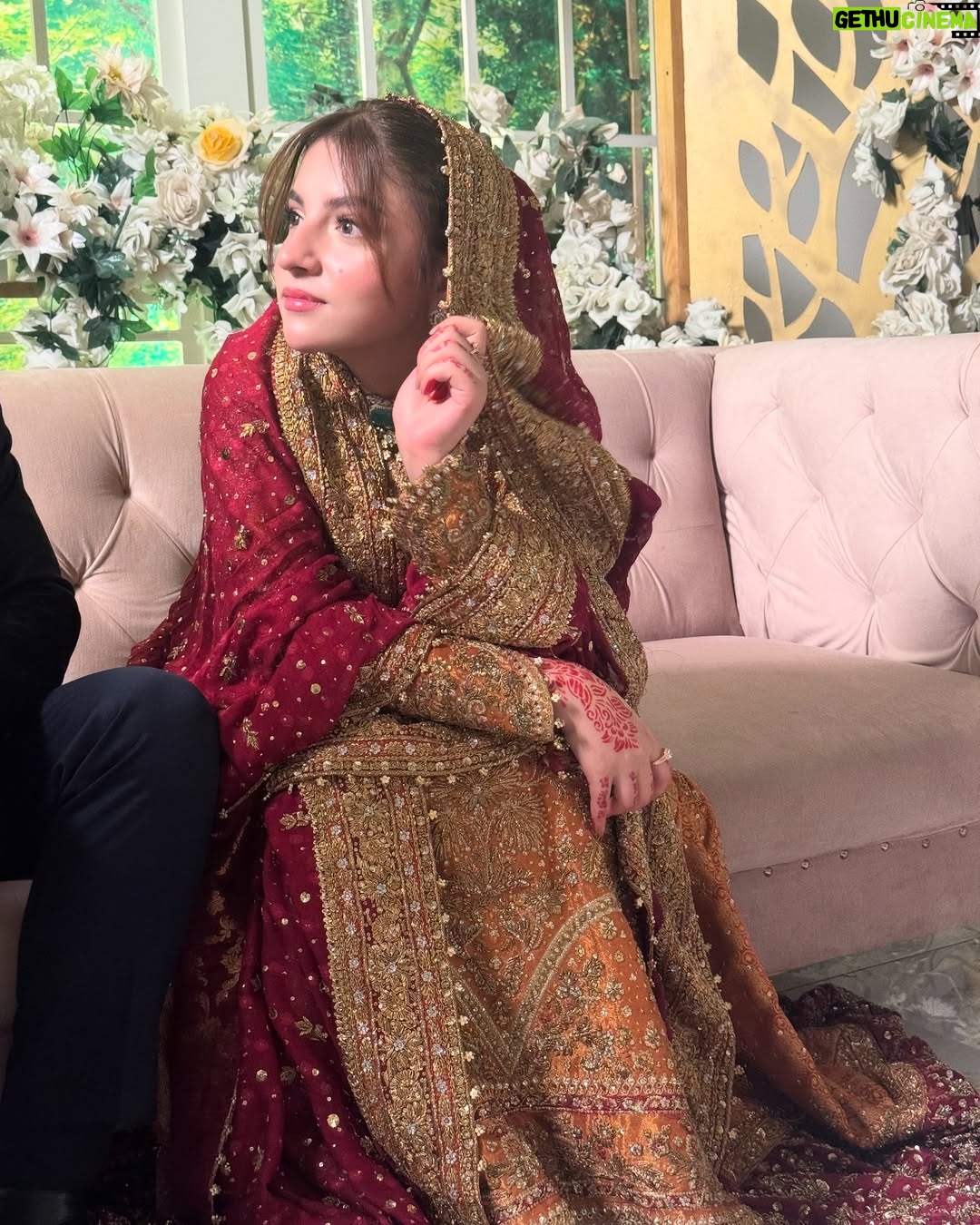 Dananeer Mobeen - 1.1 Million Likes - Hougayi shaadi. 🤝🏻
-
@farahtalibaziz
@sultansumair
-
#talroshkishaadi #meemsemohabbat #meemsemohabbat❣️