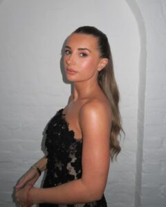 Actress Dani Dyer HD Photos and Wallpapers March 2025