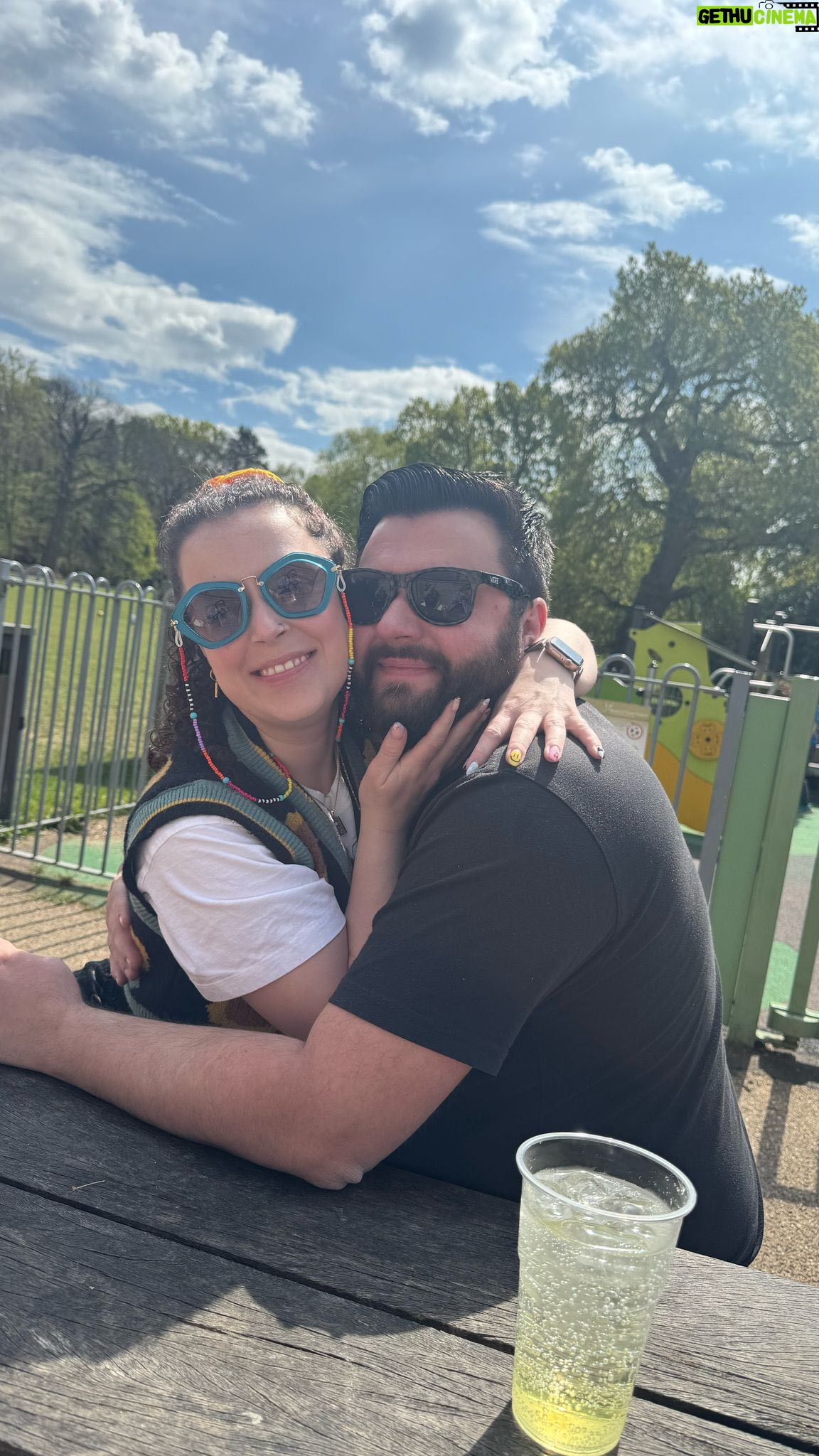 Dani Harmer - 3.5K Likes - 💜 10 years 💜
@simonbrough xxxxxxx