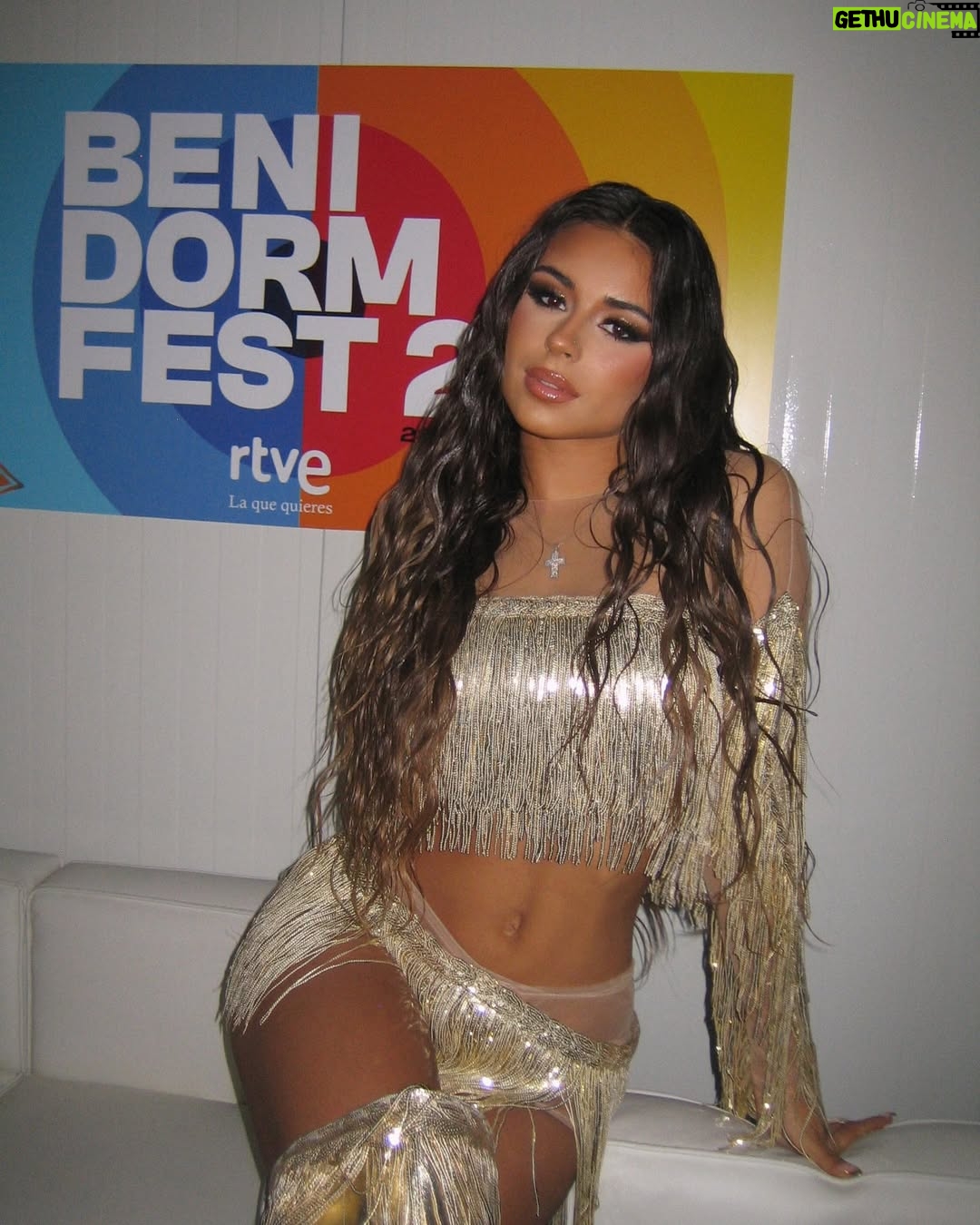 Daniela Blasco - 38.2K Likes - Ayer pasamos a la final de Benidorm Fest 2025⭐️😭
Aún estoy en una nube, gracias por tanto amor, tanto al jurado como a todos vosotros💖 os quierooooo, vamos a darlo todo el Sábado en la final✨
@benidormfest_rtve 🫧
Gracias a todo mi equipo por ser los mejores, vamos pa arribaaaaaa⭐️⭐️⭐️⭐️
Glam @maybelline_es x @miguelbling
Hair @sebastianproes x @miguelbling
Styled by @albertomurtra x @miamicci.es @san_drapascual @thewhitecoquette