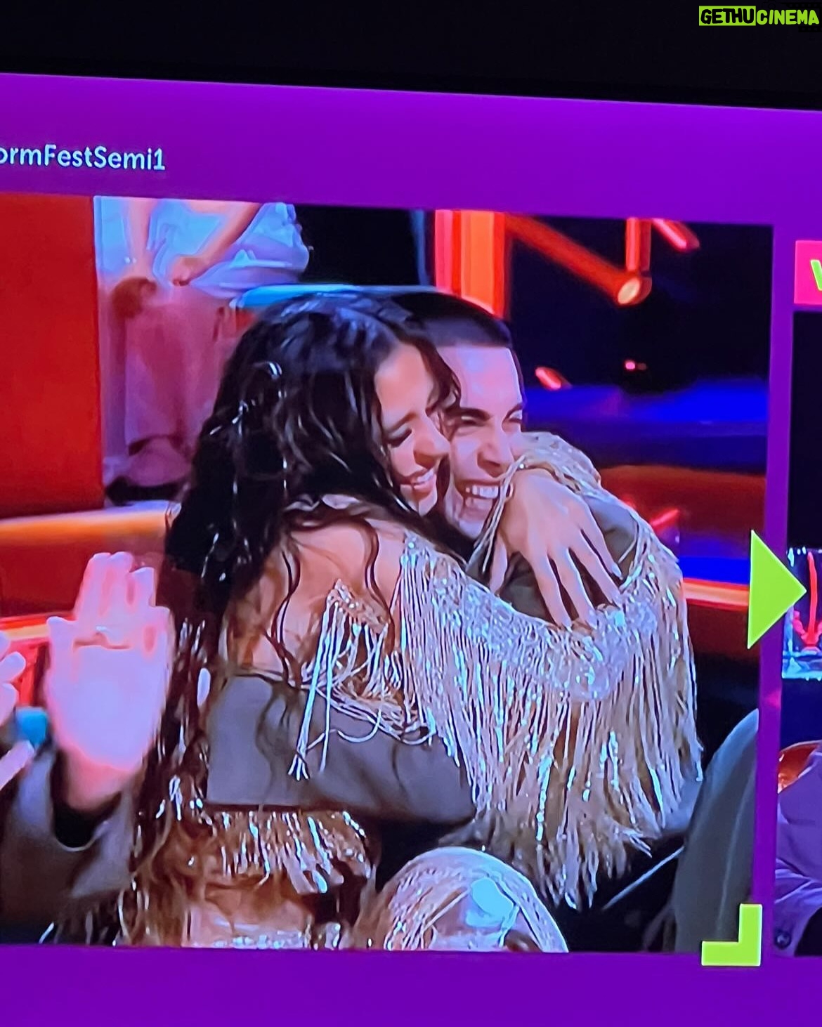 Daniela Blasco - 38.2K Likes - Ayer pasamos a la final de Benidorm Fest 2025⭐️😭
Aún estoy en una nube, gracias por tanto amor, tanto al jurado como a todos vosotros💖 os quierooooo, vamos a darlo todo el Sábado en la final✨
@benidormfest_rtve 🫧
Gracias a todo mi equipo por ser los mejores, vamos pa arribaaaaaa⭐️⭐️⭐️⭐️
Glam @maybelline_es x @miguelbling
Hair @sebastianproes x @miguelbling
Styled by @albertomurtra x @miamicci.es @san_drapascual @thewhitecoquette