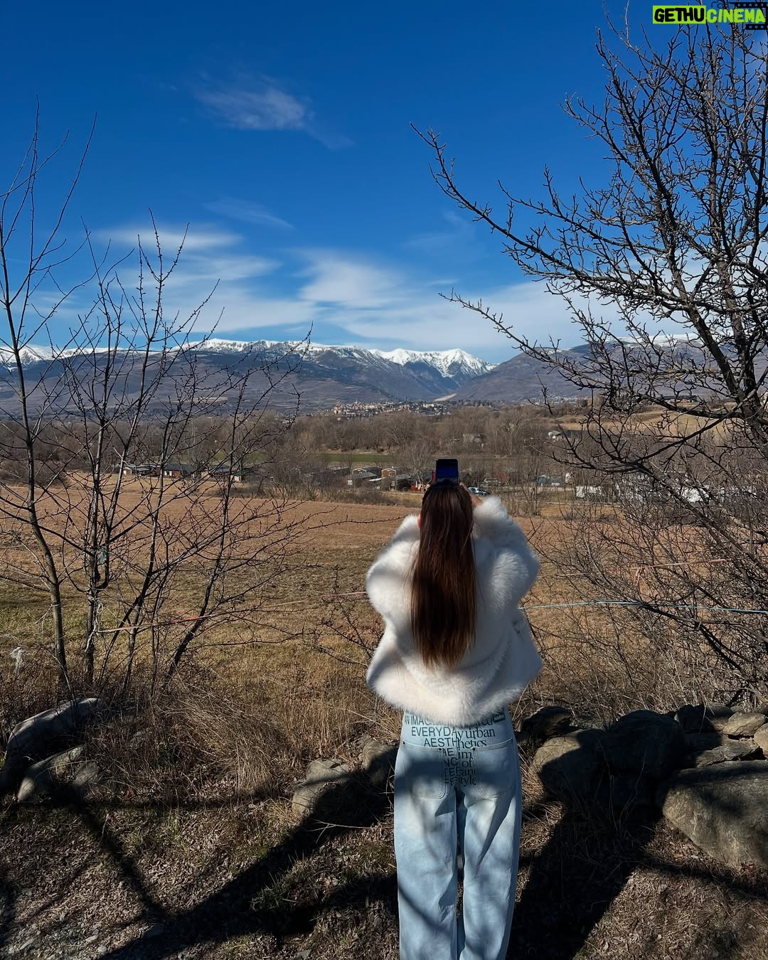Daniela Blasco - 19K Likes - Weekend off📵🧘🏽♀️🏔️🫰🏽❄️