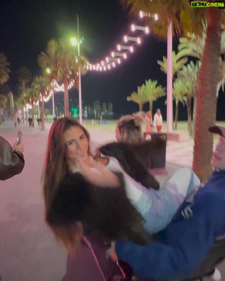Daniela Blasco - 23.6K Likes - Sigo con resaca emocional🥲 Que alguien me vuelva a teletransportar a Benidorm porfavooor😭💘 UH NANA YA HA LLEGADO A 1.000.000 DE STREAMS🫧🌟 GRACIAS POR TANTO OS AMOOOOO⭐️🫧
Glam @maybelline_es x @miguelbling
Hair @sebastianproes x @miguelbling
Styled by @albertomurtra @miamicci.es