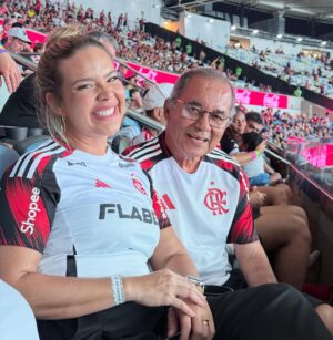 Daniela Boaventura Instagram - Vibes de um dia de clássico! ❤️🖤
Só faltou a vitória mesmo! Concordam? 
.
.
.
#flamengo #flamenguista #rubronegro