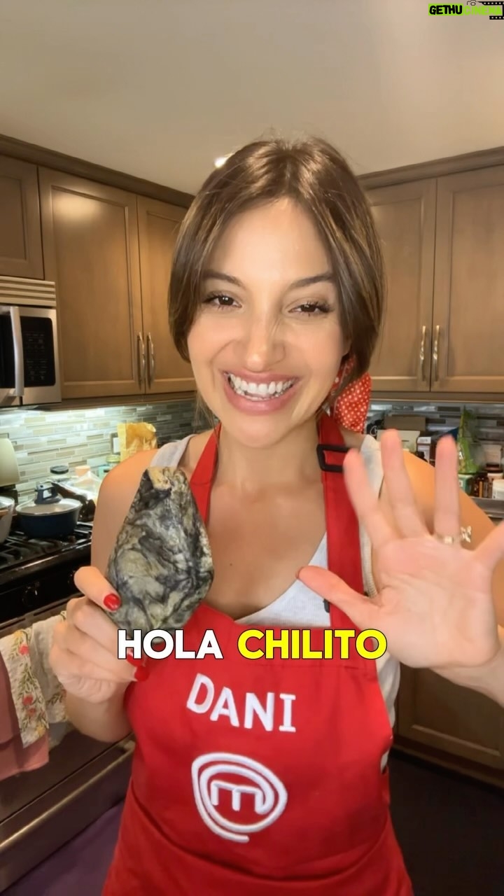 Daniela Palavecino - 2.7K Likes - Hola Chile 🇨🇱! Llego allá la próxima semana, echo mucho de menos estar allá ❤️
Aprovecharé de comerme una wenas empanadas y voy a comprobar si las empanadas de @kikasilvas son tan buenas como ella dice 😋