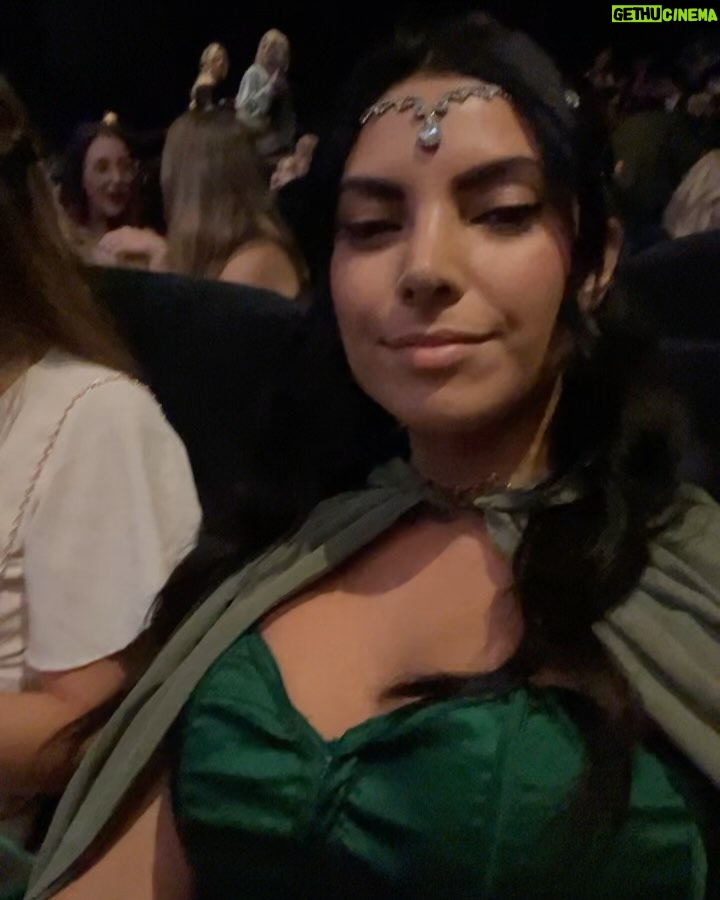 Daniela Palavecino - 3.6K Likes - Hoy di rienda suelta a mi obsesión 👂🏻👂🏻Encuentro que el look de Elfa es lo mío 🧝🏼‍♀️
En la foto #5 hagan zoom para ver mi anillo especial 💍
¿Sabían que tengo una obsesión por las orejas desde que era 👶🏻? ¿Saben quién me regaló la 👂🏻 que tengo en la mano?
.

Today I gave free rein to my obsession 👂🏻👂🏻I find that the Elf look is my thing 🧝🏼‍♀️
In photo #5 zoom in to see my special ring 💍🗡️
Did you know that I have an obsession with ears since I was 👶🏻? Do you know who gave me the 👂🏻 that I have in my hand?

(Now available The Rings of Powers #2 on Amazon Prime)