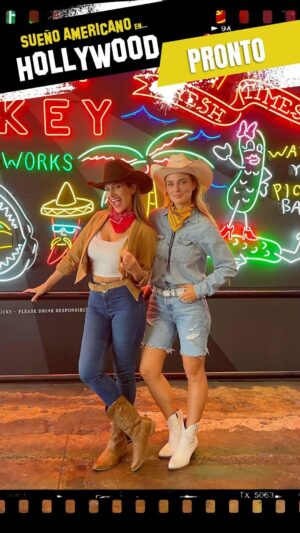 Daniela Palavecino Instagram - Ayyyyy! Qué emoción que “Sueño Americano” vea la luz 💫! Un proyecto que venimos trabajando hace varios años y que hicimos con mucho amor para ustedes. Estreno próximo Lunes 1 de abril por aquí en Instagram 🎬
Comenten, den like y compartan 🙏🏼🌟
L@s leemos 🤩💛
