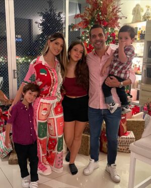 Daniella Donado Instagram - Mi 24 fue mágico, para mí y para muchos otros ❤️
Btw amo ser host, cocinar y decorar.

 El final, lo que me llenó el corazón