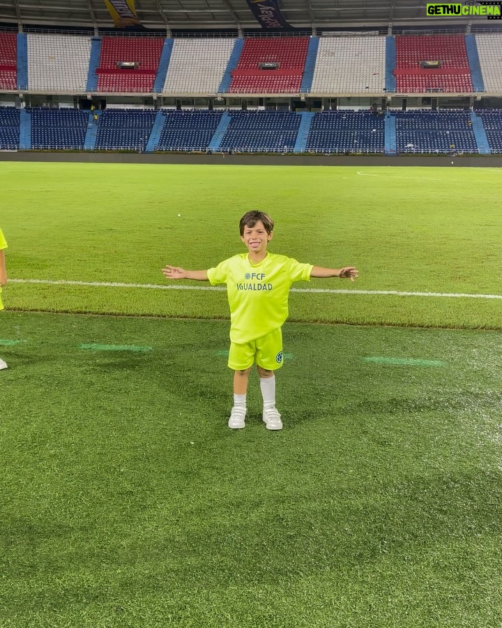 Daniella Donado - 33.3K Likes - Mezcla de sentimientos, porque a pesar del resultado, mi hijo vivió una de las mejores noches de su vida.
#mamaorgullosa