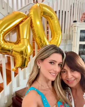 Daniella Donado Instagram - Y fui feliz con los más importantes en mi vida. En cada año que pasa encuentro la grandeza en la simplicidad ❤️
GRACIASS
Te amo amor @virgiliotorres @valeemendozad @jackievengoechea