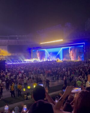 Daniella Donado Instagram - Quisiera poder resumir aún más la noche que @shakira nos regaló, todo fue PERFECTO!! Aún no supero la noche de anoche. Gracias por mover cada una de nuestras fibras
#lmynlworldtour #lmynlworldtourbarranquilla #shakira