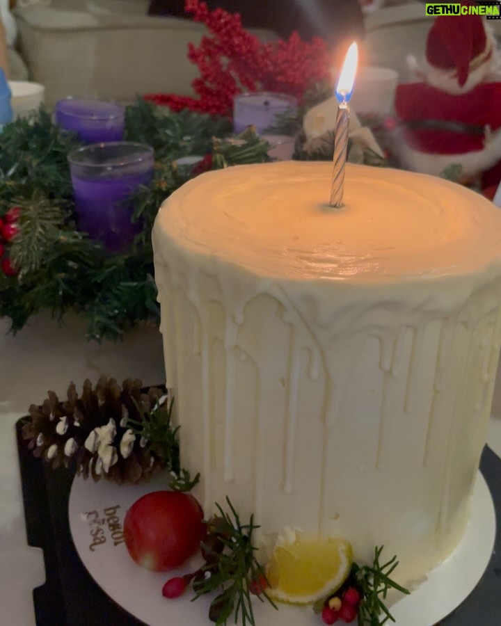Daniella Donado - 15.9K Likes - Mi 24 fue mágico, para mí y para muchos otros ❤️
Btw amo ser host, cocinar y decorar.
El final, lo que me llenó el corazón
