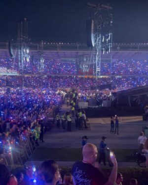 Daniella Donado Instagram - Quisiera poder resumir aún más la noche que @shakira nos regaló, todo fue PERFECTO!! Aún no supero la noche de anoche. Gracias por mover cada una de nuestras fibras
#lmynlworldtour #lmynlworldtourbarranquilla #shakira
