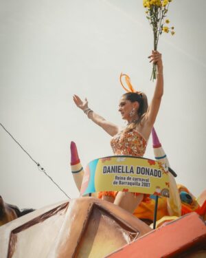 Daniella Donado Instagram - Un #recap de fotos yo siendo feliz 
#carnaval #barranquilla

📸@jimmybustillol
