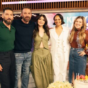 Actress Daniella Pineda HD Photos and Wallpapers April 2025