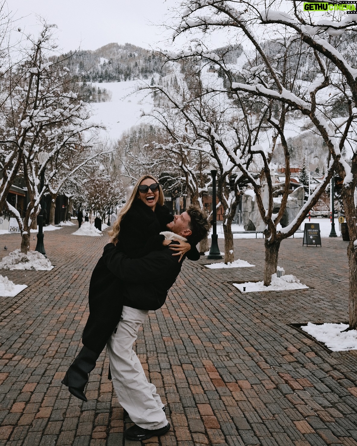 Danielle Arciniegas - 38.7K Likes - COMENZARON LAS VACACIONESāļøš¤ A S P E N Nos enamorasteš¤
