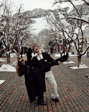 Danielle Arciniegas Instagram - COMENZARON LAS VACACIONES❄️🤍 A S P E N Nos enamoraste🤍