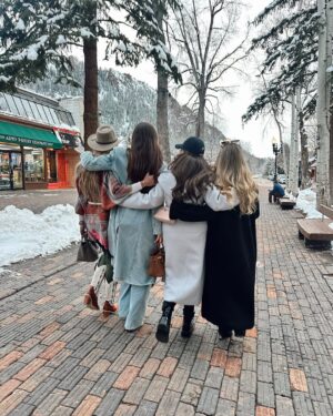 Danielle Arciniegas Instagram - COMENZARON LAS VACACIONES❄️🤍 A S P E N Nos enamoraste🤍