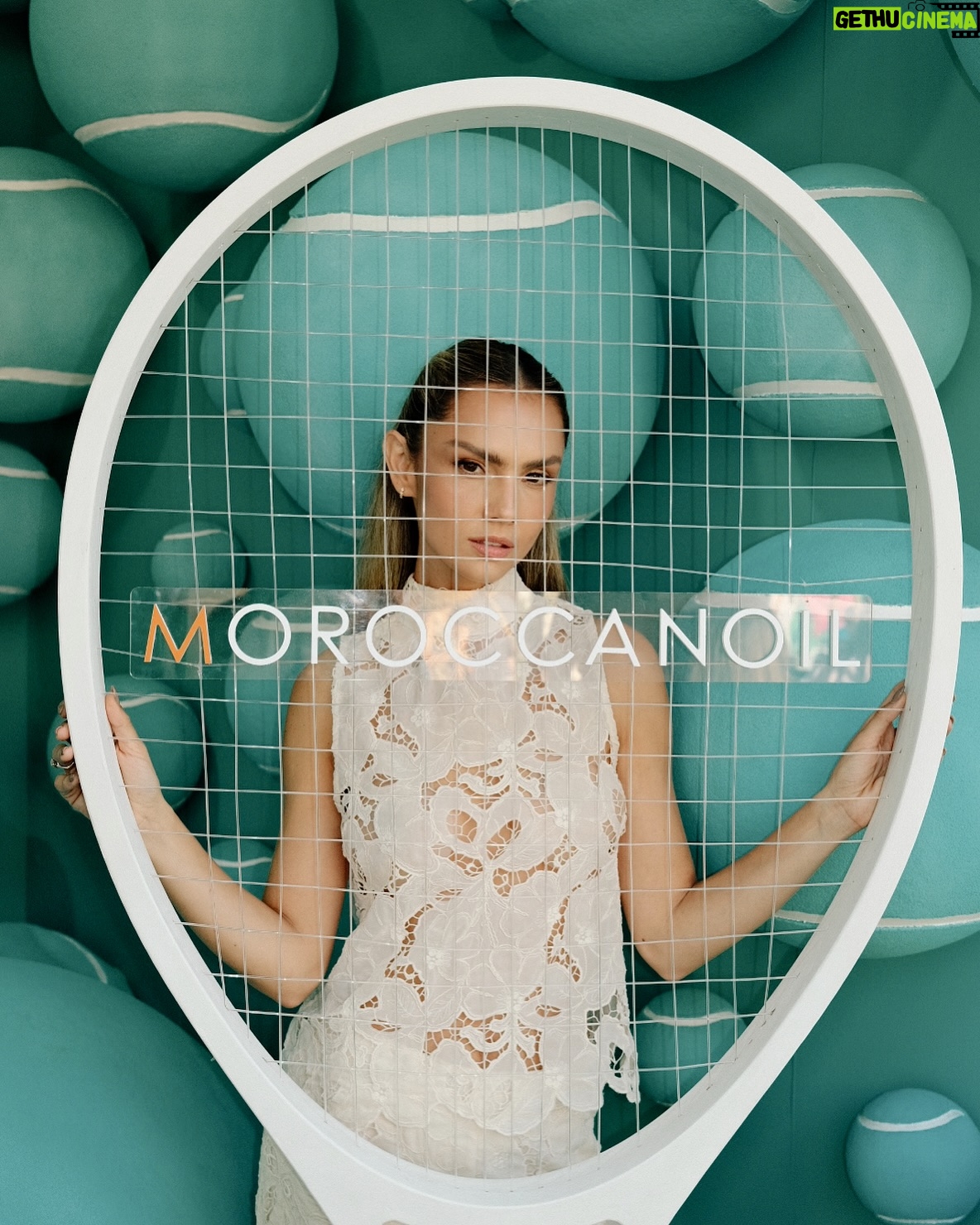 Danielle Arciniegas - 7.3K Likes - Por primera vez en el M I A MI ⢠O P E N @miamiopen y realmente la experiencia fue mĆ”gica y cómo no si @moroccanoil_latam me consintió todo el tiempoš©µ