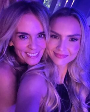 Danielle Arciniegas Instagram - La noche de ayer fue más de lo que soñamos junto con mi equipo @dimpiso21 Las llamadas y los mensajes de hoy nos dejan sin palabras. GRACIAS GRACIAS GRACIA. Estamos listos este 7 de marzo MAÑANA Para recibirlos en @4.40liverooftop para que disfrutemos de LA MEJOR FIESTA LATINA DE TODO MIAMI. Los amamos🤍

@blesshs.col 
@ellebydanielle 
@forevermumsy 
@isleny_a_a