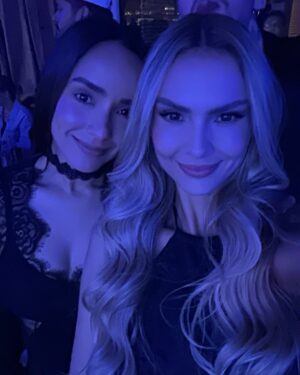 Danielle Arciniegas Instagram - La noche de ayer fue más de lo que soñamos junto con mi equipo @dimpiso21 Las llamadas y los mensajes de hoy nos dejan sin palabras. GRACIAS GRACIAS GRACIA. Estamos listos este 7 de marzo MAÑANA Para recibirlos en @4.40liverooftop para que disfrutemos de LA MEJOR FIESTA LATINA DE TODO MIAMI. Los amamos🤍

@blesshs.col 
@ellebydanielle 
@forevermumsy 
@isleny_a_a