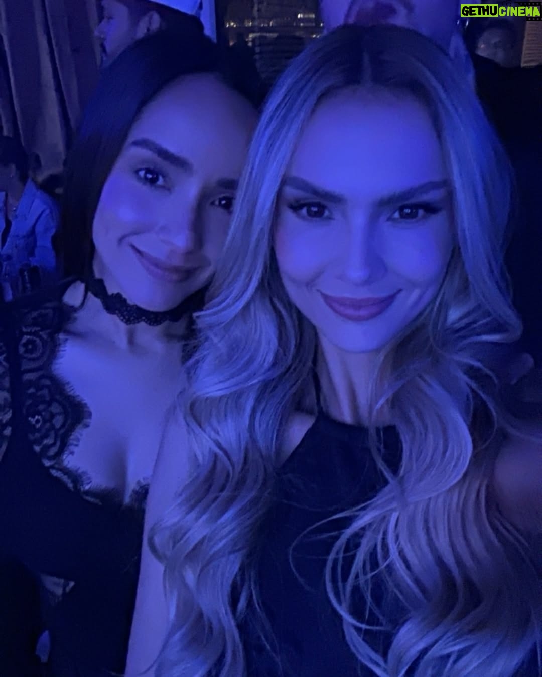Danielle Arciniegas - 15.5K Likes - La noche de ayer fue mĆ”s de lo que soƱamos junto con mi equipo @dimpiso21 Las llamadas y los mensajes de hoy nos dejan sin palabras. GRACIAS GRACIAS GRACIA. Estamos listos este 7 de marzo MAĆANA Para recibirlos en @4.40liverooftop para que disfrutemos de LA MEJOR FIESTA LATINA DE TODO MIAMI. Los amamosš¤
@blesshs.col
@ellebydanielle
@forevermumsy
@isleny_a_a