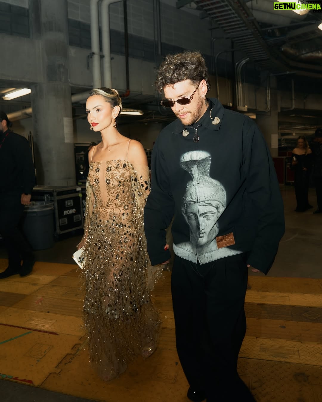 Danielle Arciniegas - 22.4K Likes - Haciendo equipo en la noche de estrellas de @univision para @premiolonuestro haciendo equipo en la vida, haciendo equipo para cumplir nuestros sueƱos, simplemente⦠HACIENDO UN GRAN EQUIPO TU Y YO PARA SIEMPREš¤ TE AMO DATE cantaste hermoso anoche @dimpiso21
Mi Team Amadoš¤
@beatrizcamacho3
@wishfinejewelry
@gucci
@dayannagarciaruiz
@nandaquero
@agens_stylist
@isleny_a_a