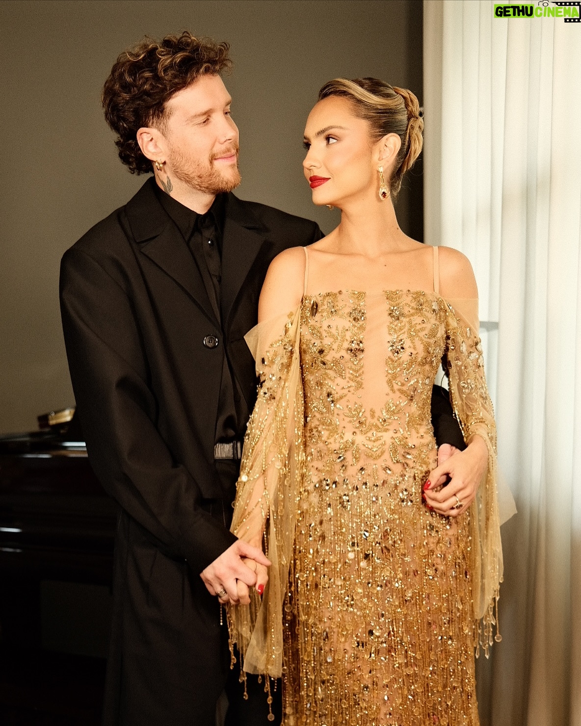Danielle Arciniegas - 39.8K Likes - Estamos viviendo un sueƱoš¤
Dress @beatrizcamacho3
Jewelry @wishfinejewelry
style Ella y Roma (eligieron todo de mama)