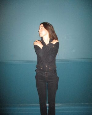 Danielle Haim Instagram - single girl summer starts rn