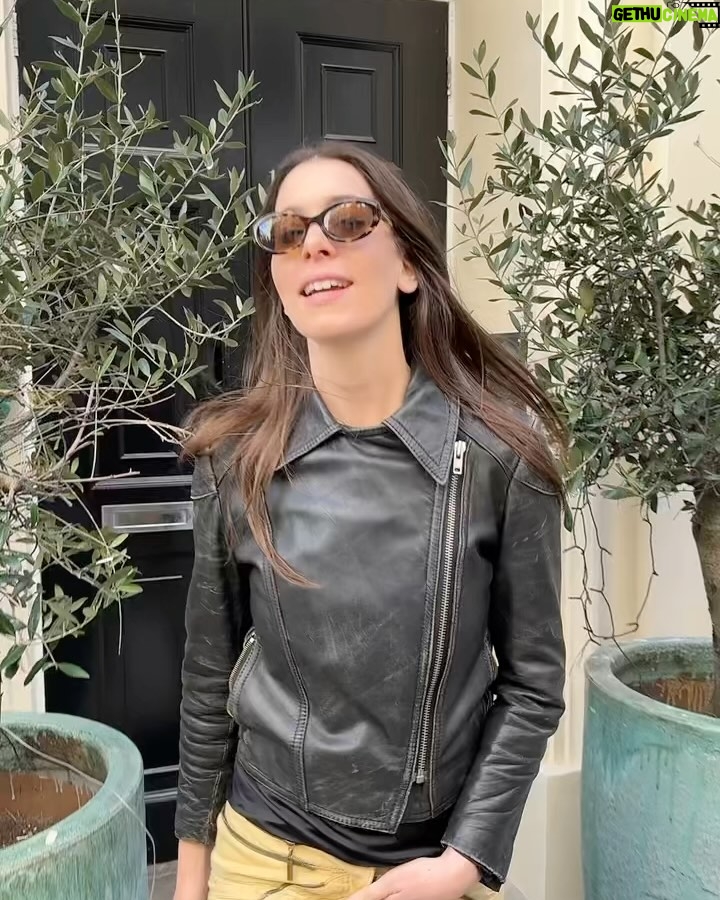 Danielle Haim - 29.3K Likes - single girl summer starts rn