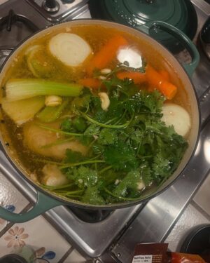 Danielle Haim Instagram - i was sick for a whole month while making the new song. i think it was my body trying expel everything I had been holding in. here’s all the soups I made myself that month :) “everybody’s trying to figure me out” out tomo