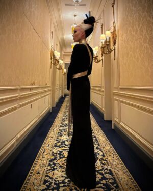 Daphne Guinness Instagram - Haunting the corridors… 🖤✨