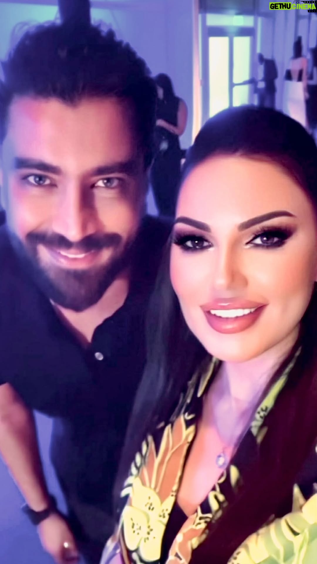 Darine Hamze - 6.3K Likes - Dubai Fashion Week ❤️
@dubaifashionweek
@naghamamer
@rivahome
@nourali.official @moatasemalnahar
@lasirenegroup