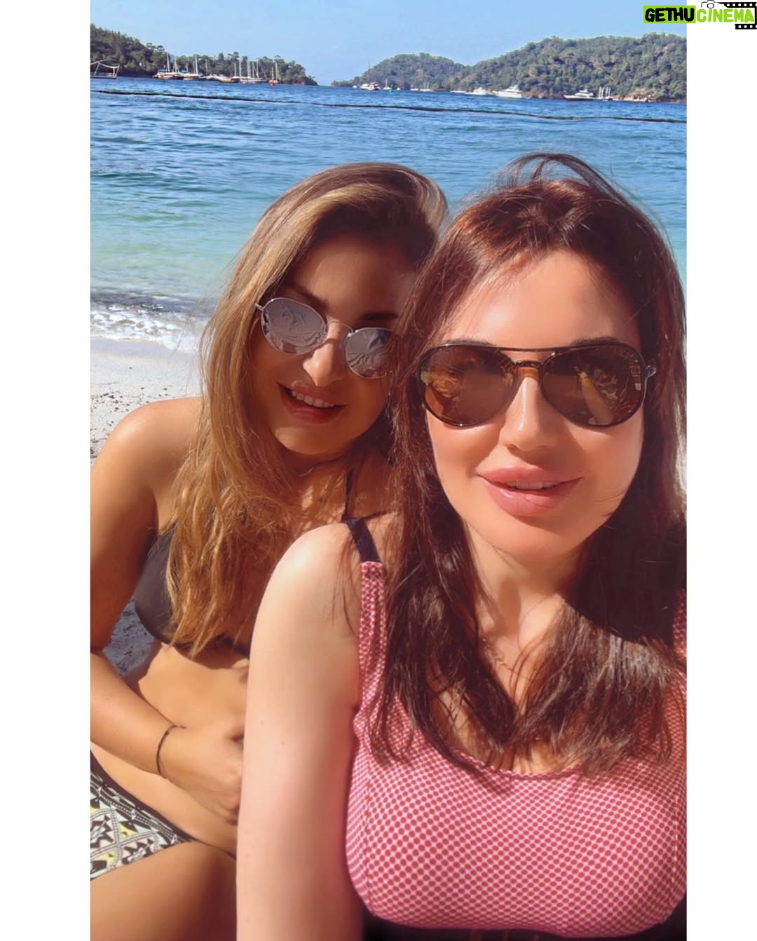 Darine Hamze - 4K Likes - They say diamonds are a girl’s best friend, but they clearly haven’t met you
💙 @makeral______ شتقتلك deja
#bff #bestie #my_better_half #sisters