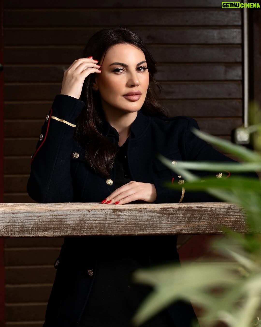 Darine Hamze - 4.1K Likes - 🖤🖤🖤
Video / photo 📸 @oguzhangunesfilm
sLenses 👁️ Veronica by @haneennemer @haneennemer.shop
Makeup 💄@makeup_arinamelnik
Hair 💇🏻♀️ @marina.hair_antalya