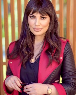 Darine Hamze Instagram - ❤️
لا خاب من توكل عليه، وأما من توكل على غيره، فإنه مخذول، غير مدرك لِما أمَلَ.
Her strength is always only from God 🤍