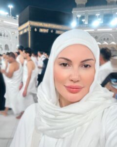 Actress Darine Hamze HD Photos and Wallpapers December 2025