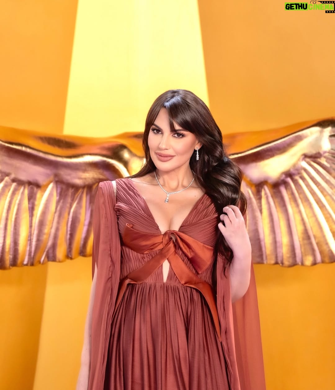 Darine Hamze - 9.2K Likes - أن تضيء شمعة صغيرة خير لك من أن تنفق عمرك تلعن الظلام
It was pride that changed angels into devils; it is humility that makes men as angels. ~Saint Augustine