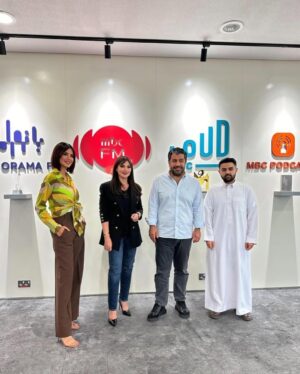 Darine Hamze Instagram - Was a true pleasure to visit today @ziad.hamza & his amazing team @mbcgroup Riyadh’s studios 
& I super enjoyed being a guest with @panorama_fm ‘s elegant @newnohaa and @moalmohder and @dannysairafi