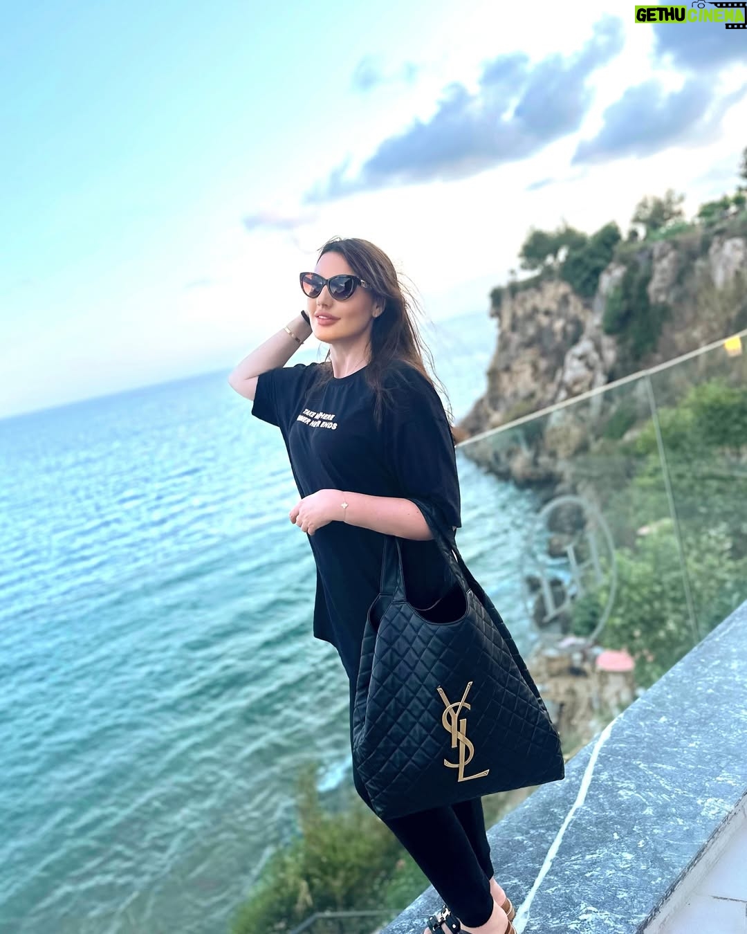 Darine Hamze - 4.3K Likes - Blessed 🖤
@antalya #withfilter