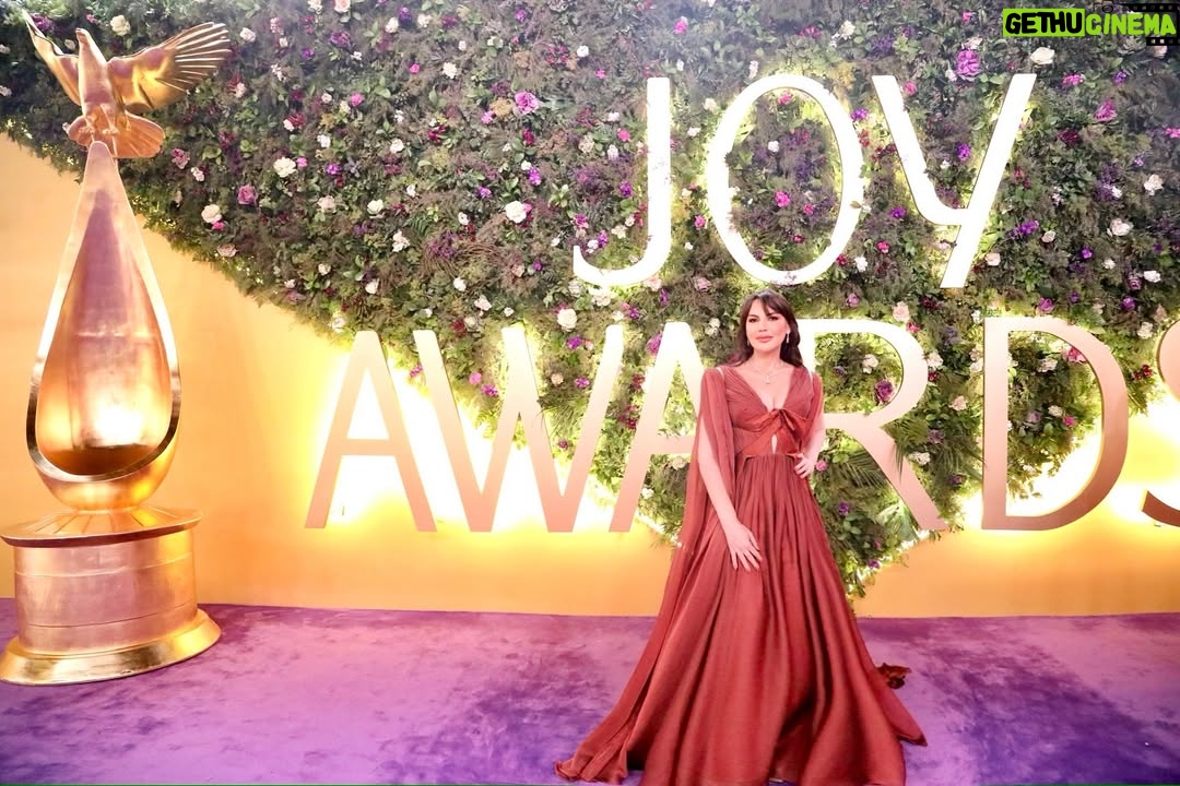 Darine Hamze - 8.8K Likes - It was a real joy @joyawards ⭐️
#jowawards #riyadh كان حفل فعلاً رائع كتير
مع #زياد_حمزة المحترم جداً والمتواضع المميز @ziad.hamza
- Styled by @sarah.keyrouz
- Dress by designer Elie Awad @eli.thelabel
- Jewels by @georgehakimjewellers @bouchraconsultancy
- Hair color @maskarasalontr
- Makeup @charbel.assaf.makeup
- Hair @adham_sabri