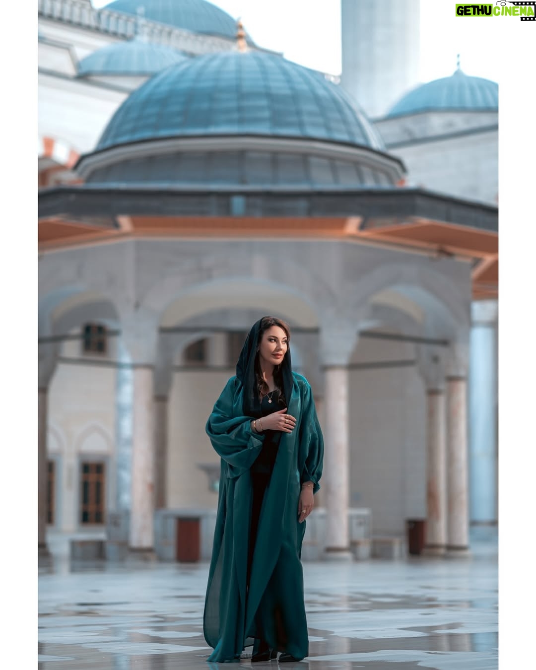 Darine Hamze - 5.3K Likes - 🤍
رمضان شهر البركة والمغفرة، فاستغلوه بالتقرب إلى الله… و "من صام رمضان إيمانًا واحتسابًا غُفر له ما تقدم من ذنبه"
Ramadan is the month of mercy and forgiveness in which the sins of the believer are replaced by righteous deeds. So make use of this special time for spiritual cleanse.
Photo by @ahmadseekh
Makeup by @rama_be0ty
(منقول عن : البخاري ومسلم)