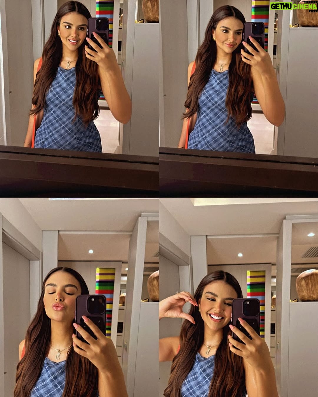 Dayanara Peralta - 35.7K Likes - Me les escapé unos poquitines días 🩵🌴☔️❤️🩹☀️
Me habían pedido que les publicara un poquito de este viaje peeeero lo único que pude grabar o fotografiar es esto 😮💨 dejamos celulares en off un ratito, algunas veces es bueno desconectar para conectar 💫
.
.
Todos mis looketes que amé en este viaje estuvieron a manos de mi familia
@tommyhilfiger ✨ gracias por acompañarme siempre!