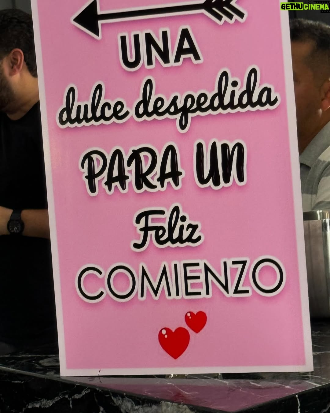 Dayanara Peralta - 32.9K Likes - 2024 GRACIAS ! Fuiste duro, exitoso, hermoso, hijuemadre, fuiste todo, creo que tuviste todo lo que un año debe tener.
Quiero agradecer ! Agradecerte por todo, me diste el resultado de una canción que en el 2023 lanzaba con curiosidad pero con tanto amor que en este año me diste la bendición de que en muchos países se la canten al revés y al derecho, un tour increíble, extenso, hermoso, no lo llamaría ni cansado porque cada viaje me lo viví, me lo gocé con todo mi equipo de trabajo que ha sido una familia nueva para mí,este año tuvo distancias, la familia en otro país creció más ❤️🩹 por acá nos acortamos poquito pero siempre con ese amor y conexión que ni millones de kilómetros borran. Me permitiste seguir caminando de la mano del amor de mi vida, conocí Europa por primera vez y como si eso era poco me permitiste realizar mi primer EURO TOUR ❤️🩹 tuve colaboraciones increíbles con artistas enormes que admiro, respeto y quiero mucho en la actualidad ✨ me abriste puertas con mi música en países muy lindos además del mío ! Me permitiste llenar conciertos con más de hasta 50 mil personas solitaaa 😭 🇪🇨
Me diste reconocimientos muy valiosos como ser portada en playlists muy importantes, ser premiada hace unos días como la artista del año, canción del año y muchooo más !
Mandaste a un angelito a mi vidaaaaa mi CHOKO, mi chokito bebé 🐶
Me permitiste cantar 2 veces en el Movistar Arena en Colombia 🇨🇴
También me enfermaste durísimooo 😂☝️ pero no tengo nada que reprocharte, solo agradecerte ! Gracias carajo, solo te pido salud para mi sangre, mi raíz, mi familia, mi esposo maravilloso, mis fans, mis DaDababys, mi equipo de trabajo y toda esta gente hermosa que está aquí leyendo esto, gracias a todos por acompañarme LOS AMO ! Vamos por más se los jurooooo #ECUADORENLACASA ❤️🩹✨