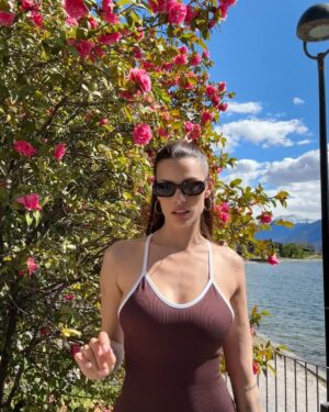 Dayane Mello Instagram - Garden in full bloom 🫧🌸🦢