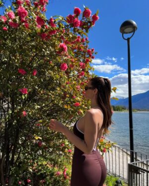 Dayane Mello Instagram - Garden in full bloom 🫧🌸🦢