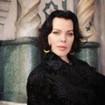 Debi Mazar