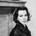Debi Mazar