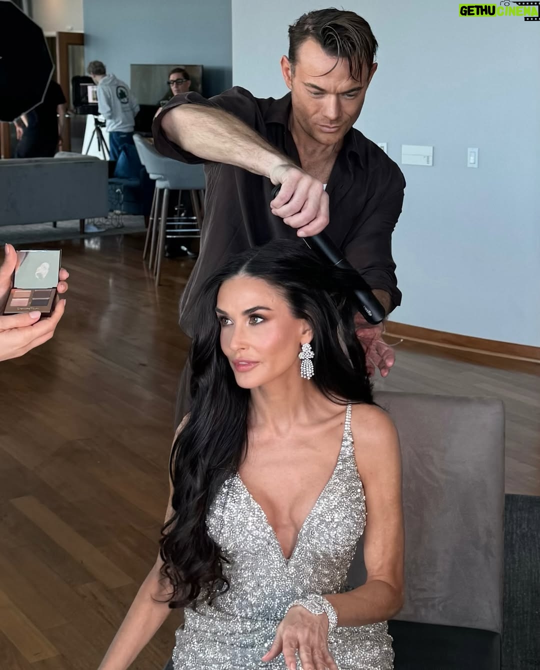 Demi Moore - 430.3K Likes - Elisabeth's final sparkle 💎💍✨ Styled by the one and only @bradgoreski wearing custom @giorgioarmani and @chopard, beauty by @sofiatilbury using @charlottetilbury, hair by @dimitrishair, wellness and skin prep by @anastasiaachilleos, and nails by @imarninails! The grand finale ♥️ Thank you @theacademy 🙏🏻